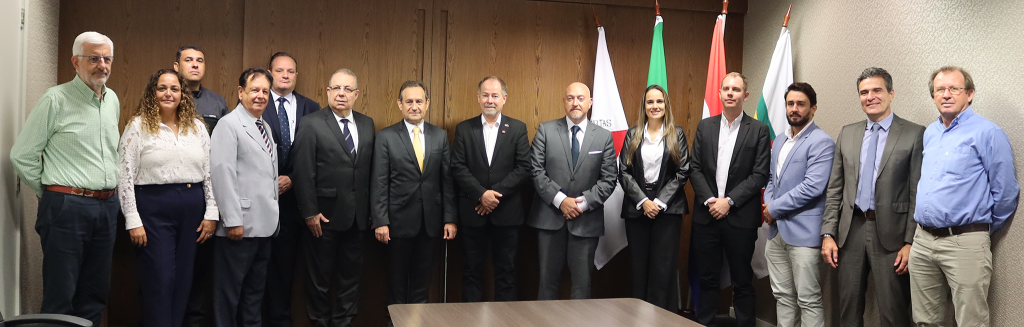 Delegação do Paraguai visita APACs da região metropolitana para impulsionar a expansão do Método no país